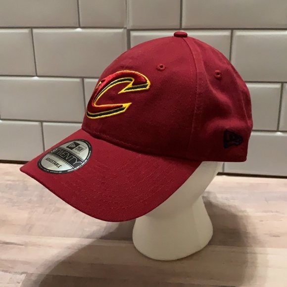 NEW ERA CLEVELAND CAVALIERS CORE CLASSIC 9TWENTY ADJUSTABLE HAT - MAROON - Picture 2 of 8